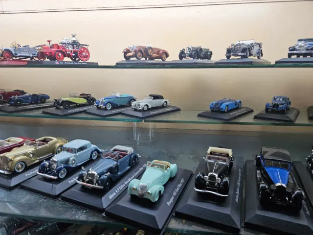 Colección Coches de Juguete Clásicos 1:43