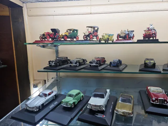 Colección Coches de Juguete Clásicos 1:43