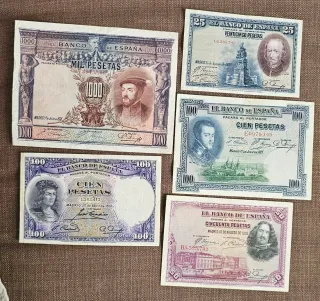 Billetes antiguos españoles: 1000, 100, 50 y 25 Pe