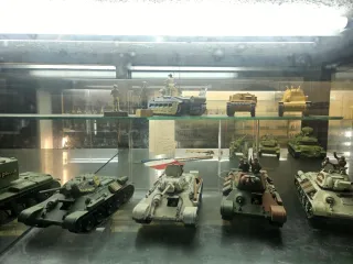 Collezione completa di carri armati e veicoli militari