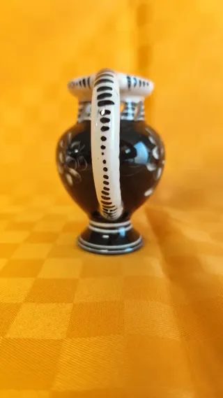 Brocca Bevi se puoi piccola