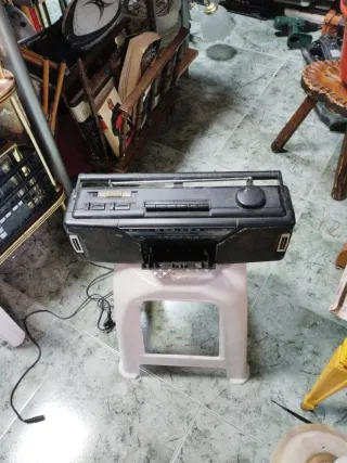 Radio Cassette Philips Negra y Plateada