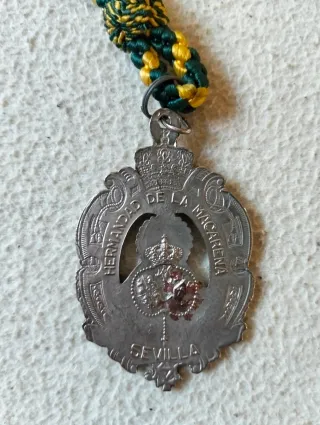 Medalla Macarena Antigua