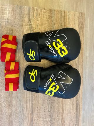 Guantes de boxeo Starpro y vendas