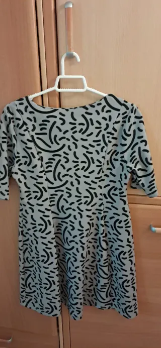 Vestido estampado beige y negro