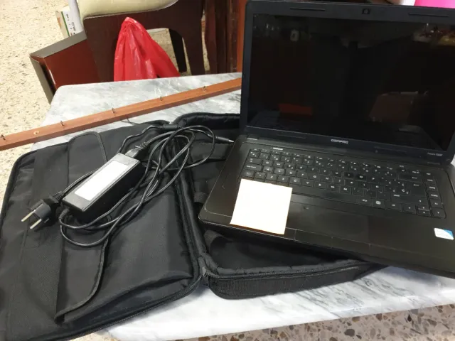 Portátil Compaq Negro