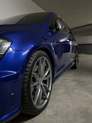 Volkswagen Golf R