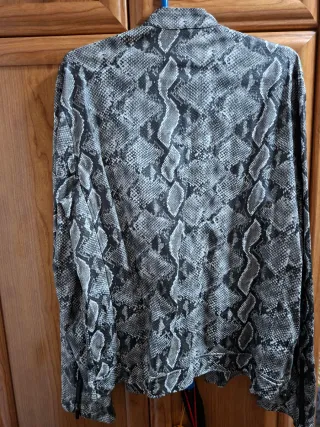 Chaqueta AOWOFS efecto piel serpiente gris Talla X