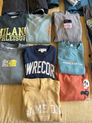 Consegna di abbigliamento per bambini taglia 132-134, età 6-7 anni