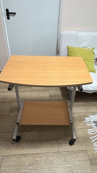 Tavolo studio/hobby/manicure con ruote