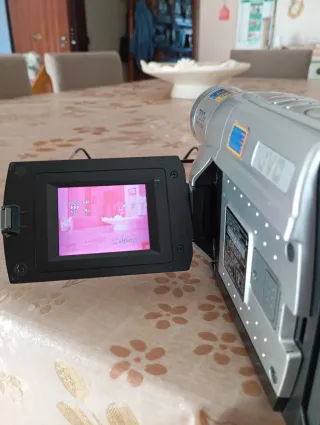 Videocamera JVC funzionante 700x Zoom Digitale