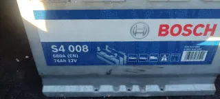 Batería Bosch S4 008 74Ah 12V 680A