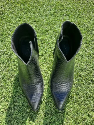 Botim EXE pele preto N.38