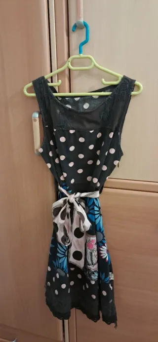 Vestido Negro con Lunares y Estampado