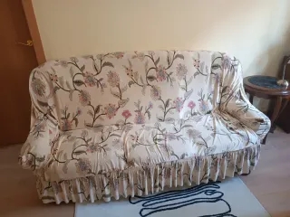 Sofá de 3 plazas beige y rosa