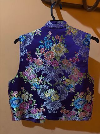 Chaleco Fallero Brocado Floral Morado