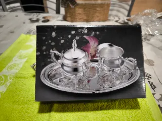 Juego de café de metal plateado