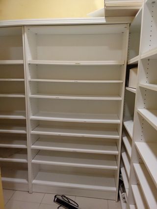 Baldas de madera blancas