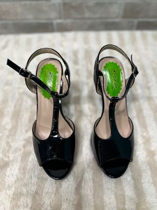 Zapatos de tacón Rebelde charol negro