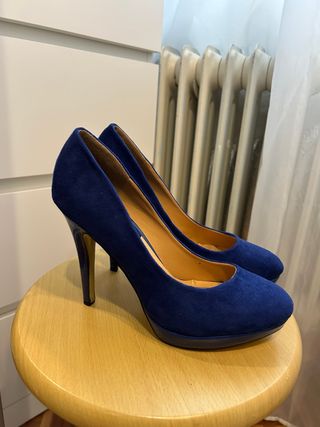 Tacones azul Klein