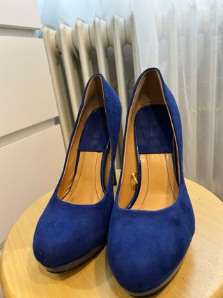 Tacones azul Klein