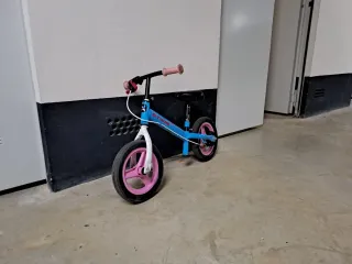 Bici sin pedales Btwin con freno
