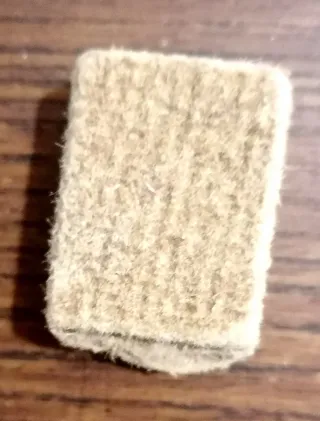 Legna di legno e cera per barbecue e caminetti