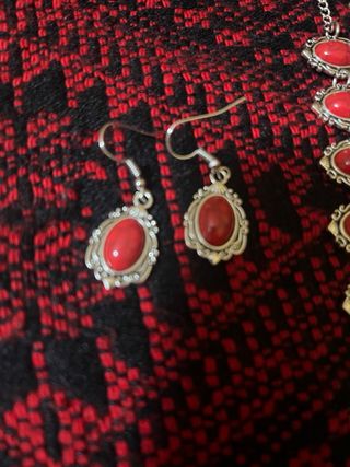 Conjunto Colgante, Pulsera y Pendientes Coral Rojo