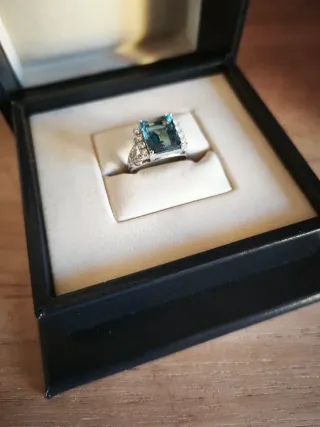 Anillo Oro y Gemas Azul