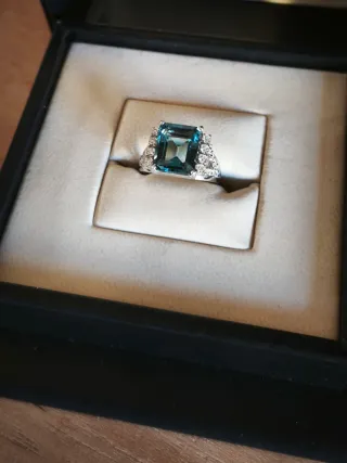 Anillo Oro y Gemas Azul