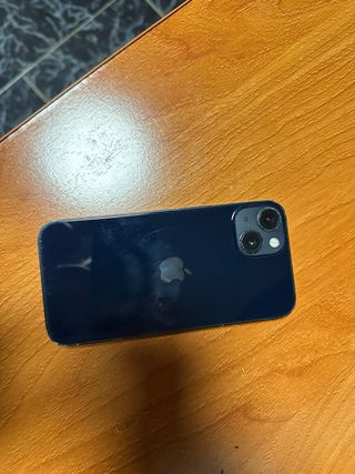 iPhone 13 color media noche