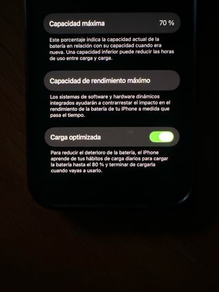 iPhone 13 color media noche