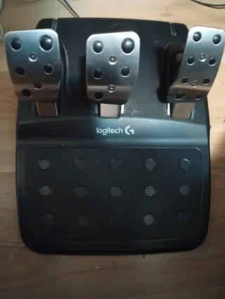 Volante Logitech G29+pedales y palanca de cambios