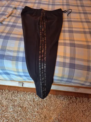 Pantalón chándal Adidas negro