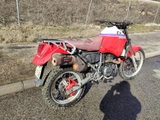 Kawasaki KLR 650 Tengai Roja y Blanca