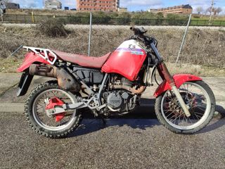 Kawasaki KLR 650 Tengai Roja y Blanca