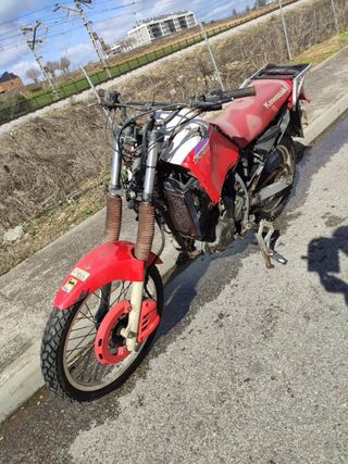 Kawasaki KLR 650 Tengai Roja y Blanca