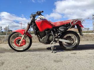 Kawasaki KLR 650 Tengai Roja y Blanca