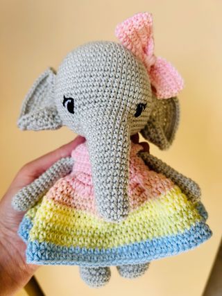 Elefantina amigurumi fatta a mano