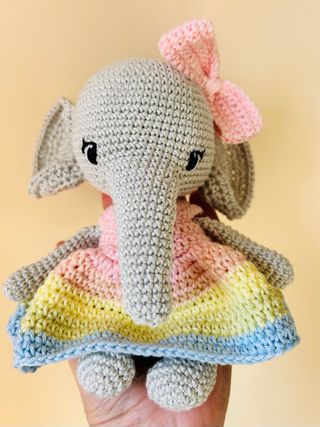 Elefantina amigurumi fatta a mano