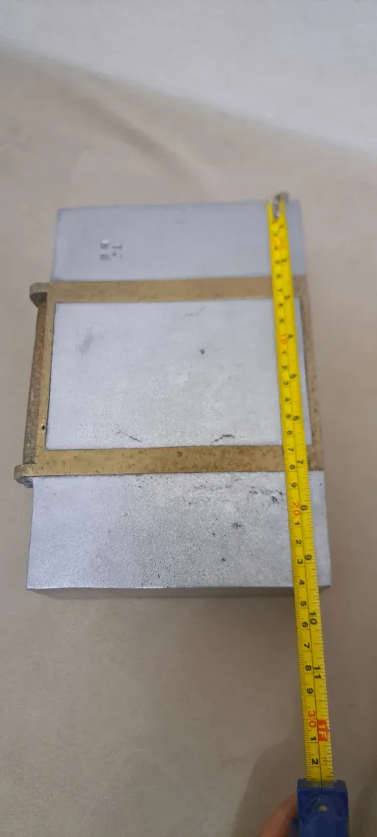 Caja antigua decorada