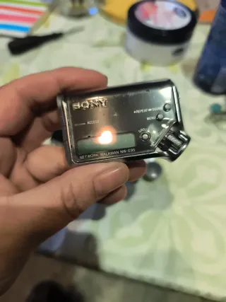 Walkman Sony NW-E95 Negro/Plateado