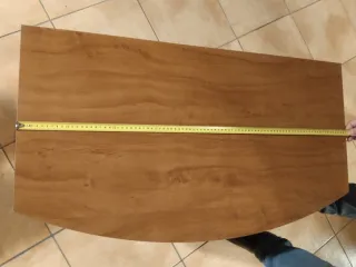 Mesa TV madera con ruedas y cajones