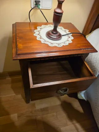 Mesitas de noche estilo colonial