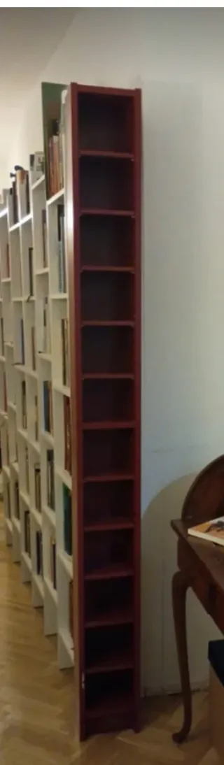 Estantería estrecha burdeos