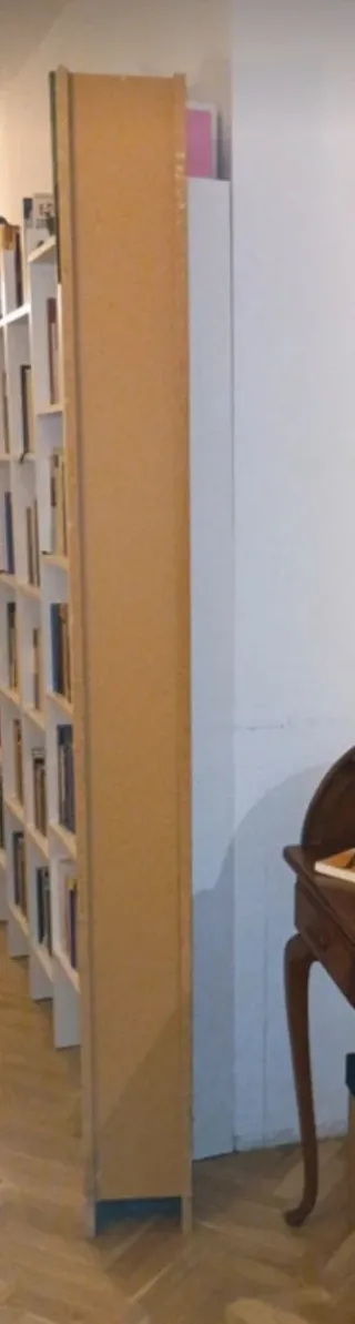 Estantería estrecha burdeos