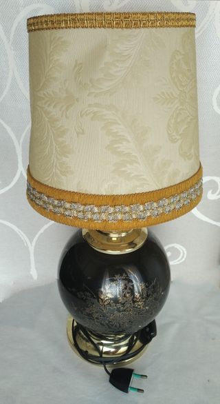 Lámpara sobremesa vintage negra y dorada