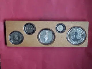 V CENTENARIO. 5 MONEDAS PLATA 1989 (+52 gr PLATA)