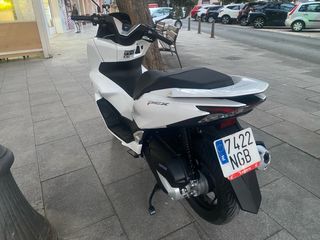 Honda PCX 125 Blanca