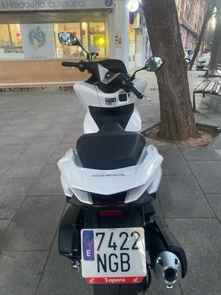 Honda PCX 125 Blanca